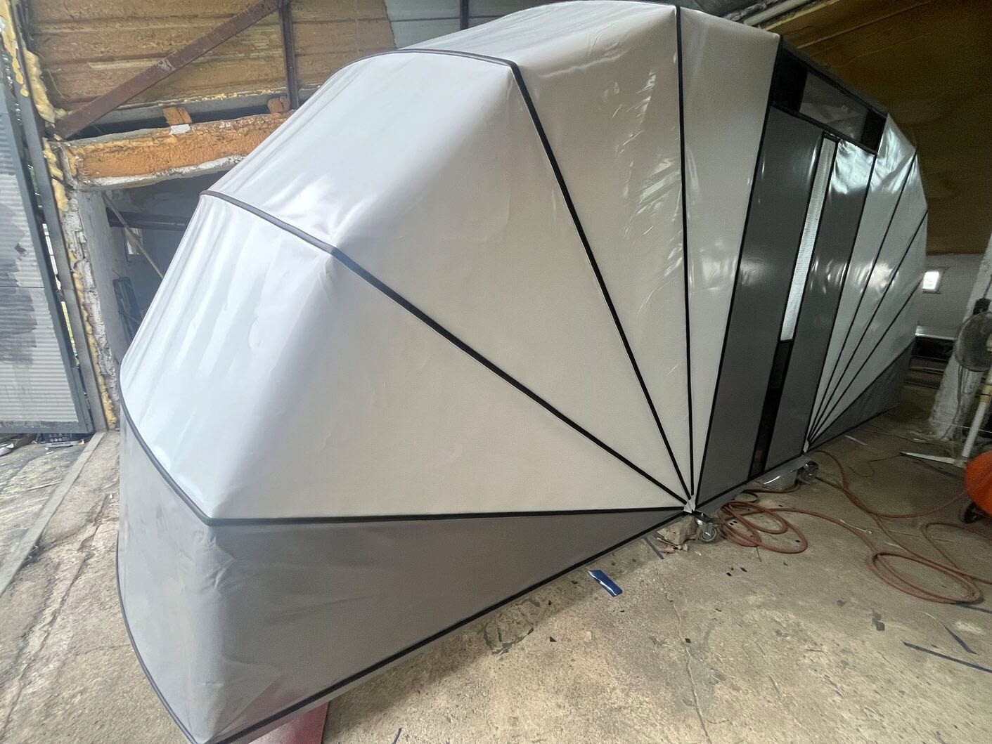 Comfort Model uzaktan kumandalı Garajlar