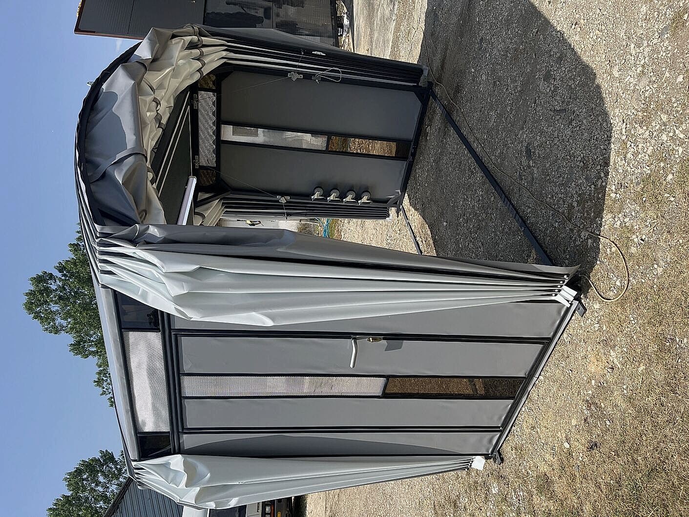 Comfort Model uzaktan kumandalı Garajlar