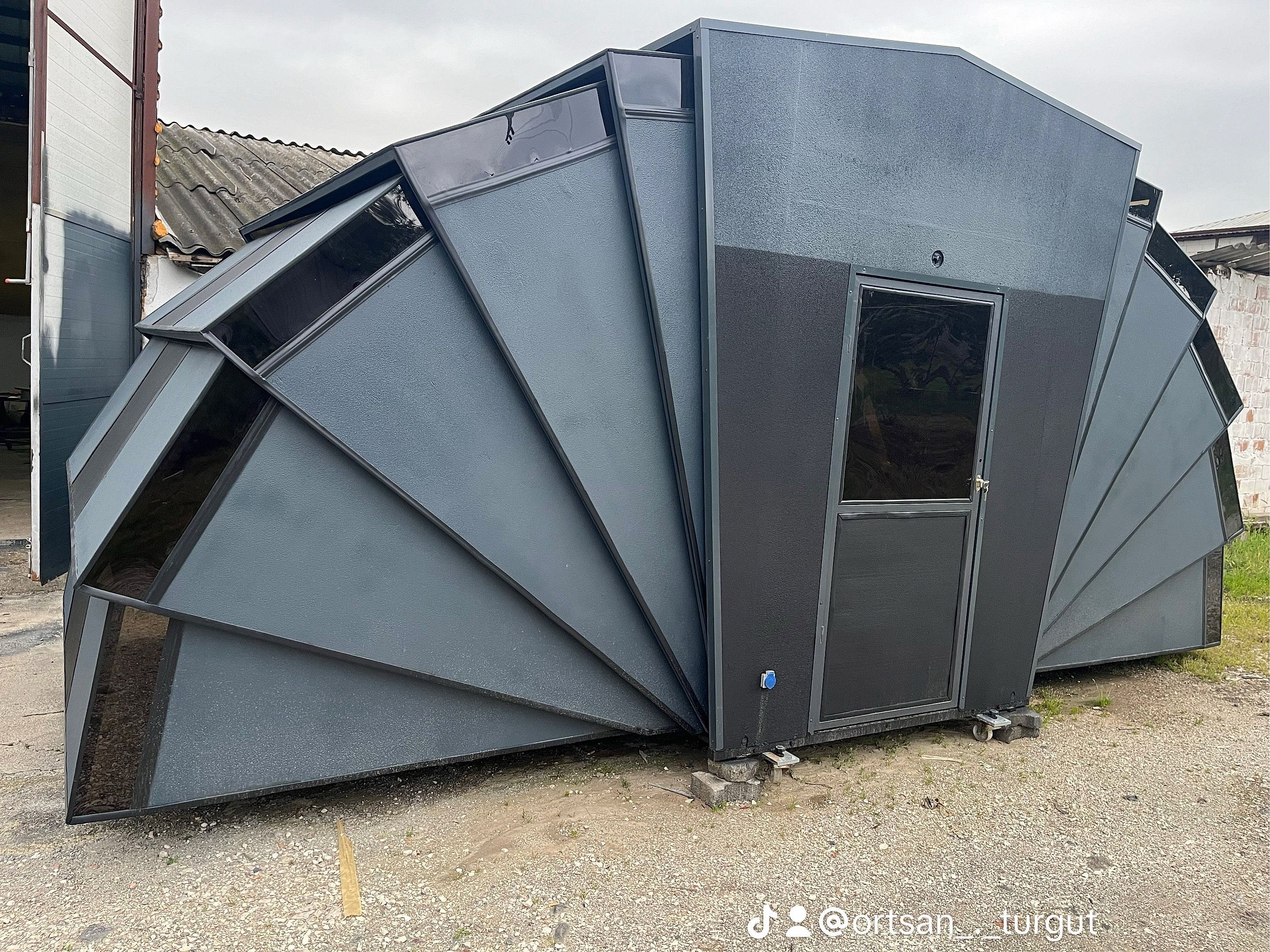 Comfort model manuel garaj